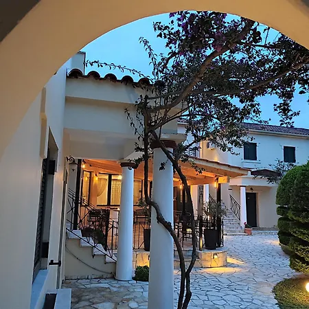 Elanthi Village Ξενοδοχείο με διαμερίσματα 4*