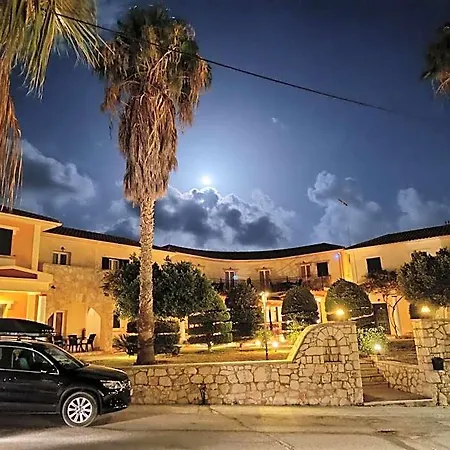 Aparthotel Elanthi Village 4*