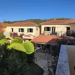 Elanthi Village Lejlighedshotel 4*